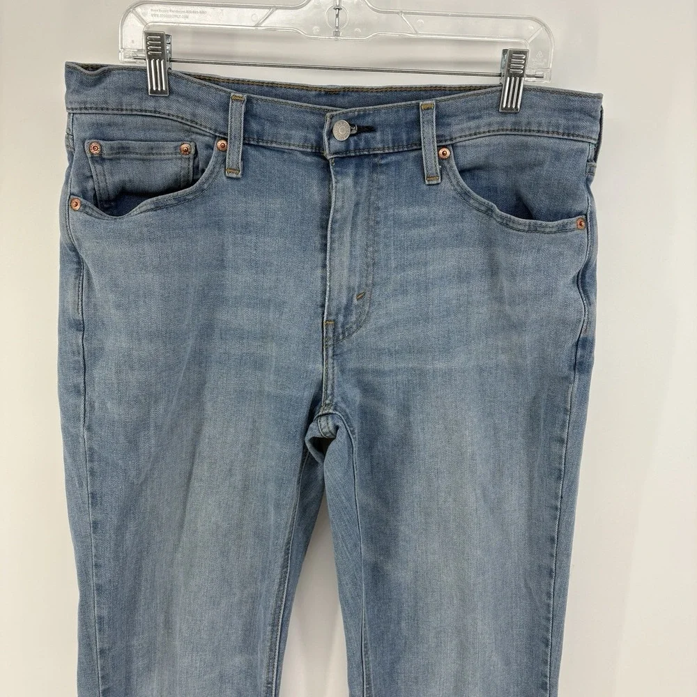 Levis 541 Athletic Taper Jeans Mens 33x32 Fits 33X31 Light Wash Stretch Pants
